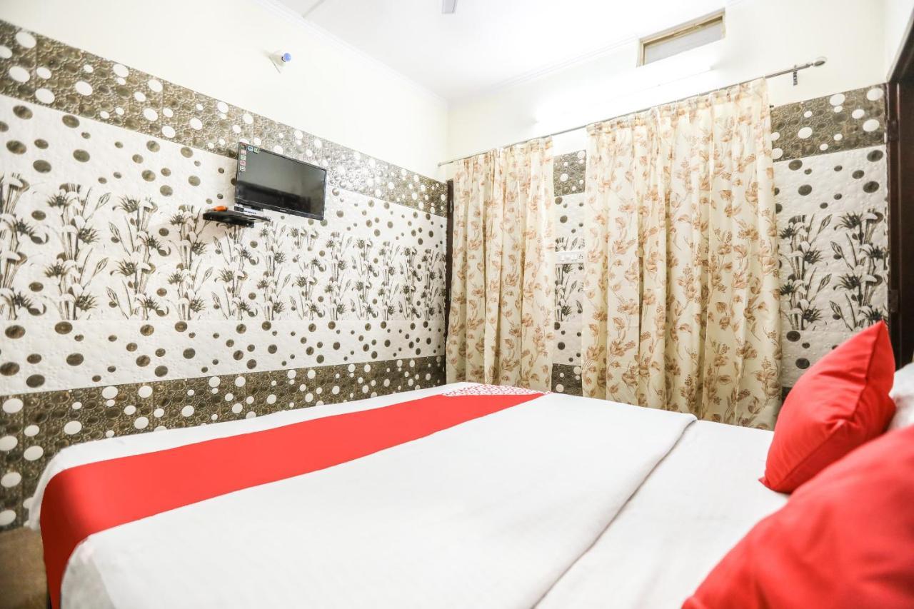 Oyo 71693 Starlight Hotel Gangānagar Exterior photo